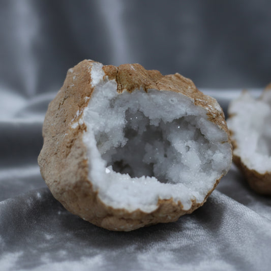Calsite Geodes - 10-12 cm