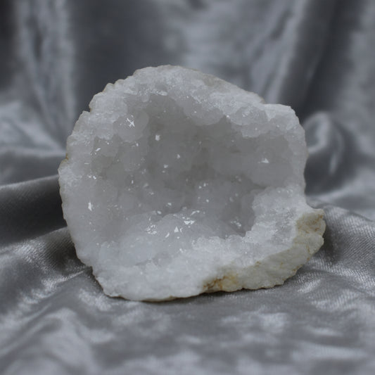 Calsite Geodes - 15-18 cm
